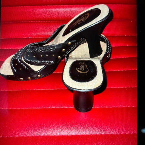 Candie's Black Sandals with Sleek Design and Comfort - Picture 2 of 5